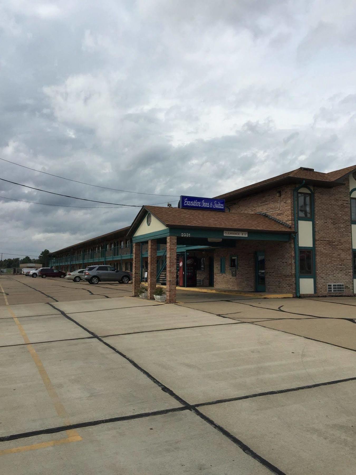 Executive Inn And Suites Dyersburg Exterior photo